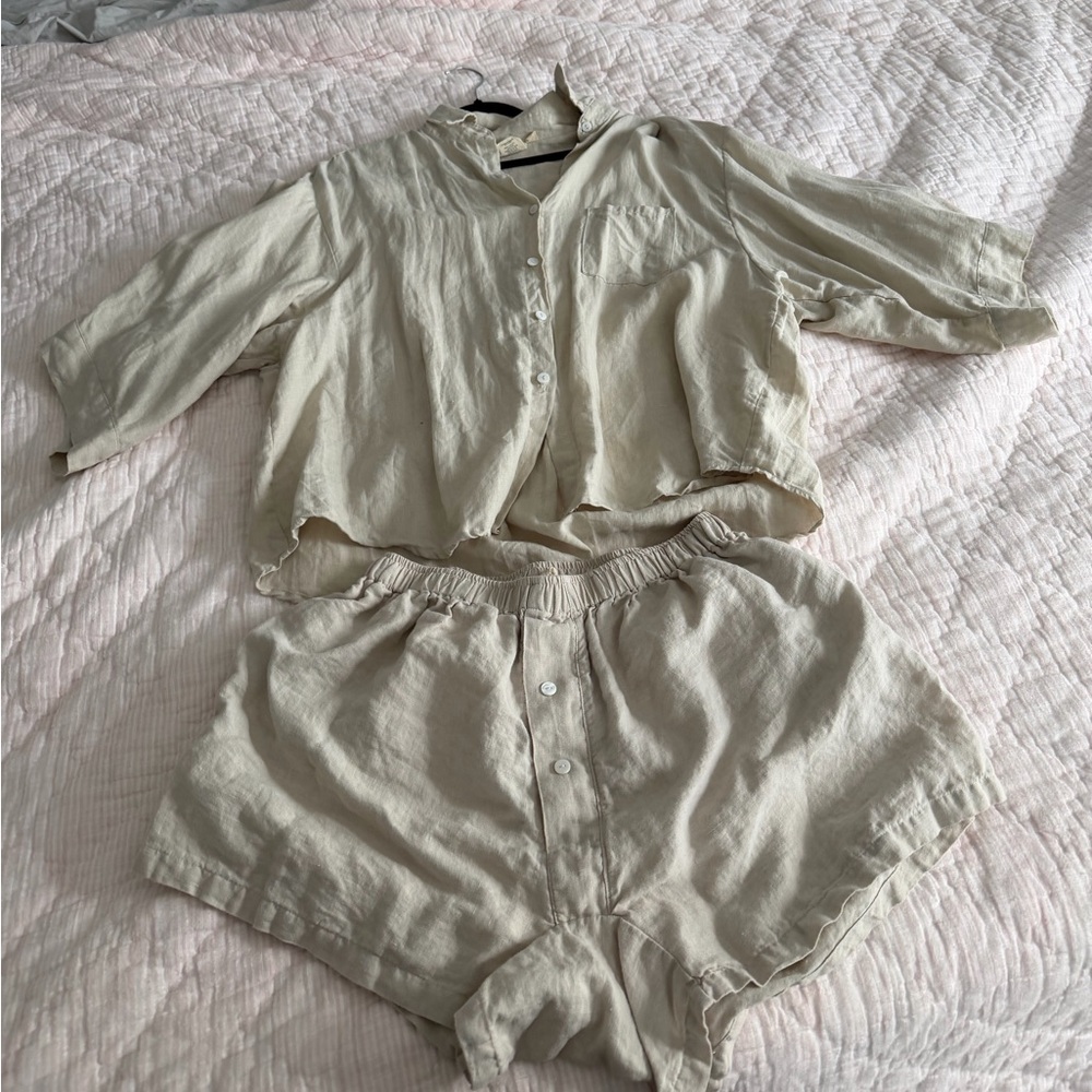 Deiji Studios matching set 003 in oat which is a nice beige color